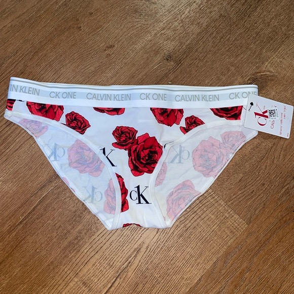 Calvin Klein NWT bralette & under garment. Rose flowers white background. - Picture 7 of 10